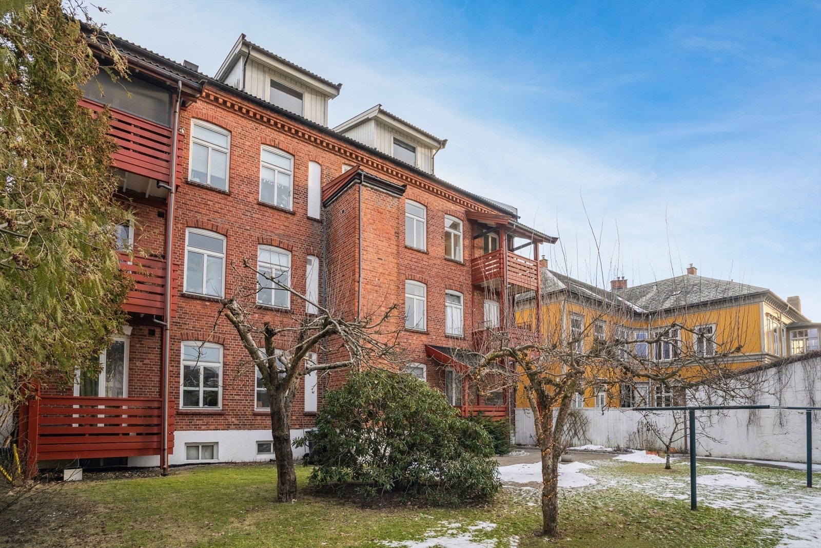 Leiligheten ligger i det attraktive området Cicignon, kjent for sin rolige atmosfære og nærhet til sentrum. Galleribilde