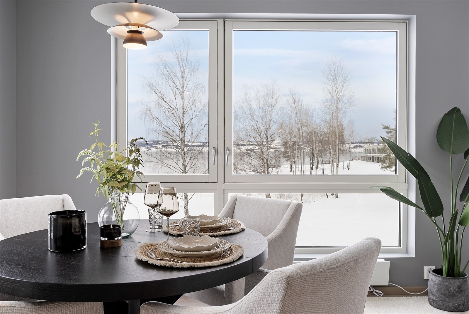 Nyte dagens måltider med flott utsikt. Galleribilde