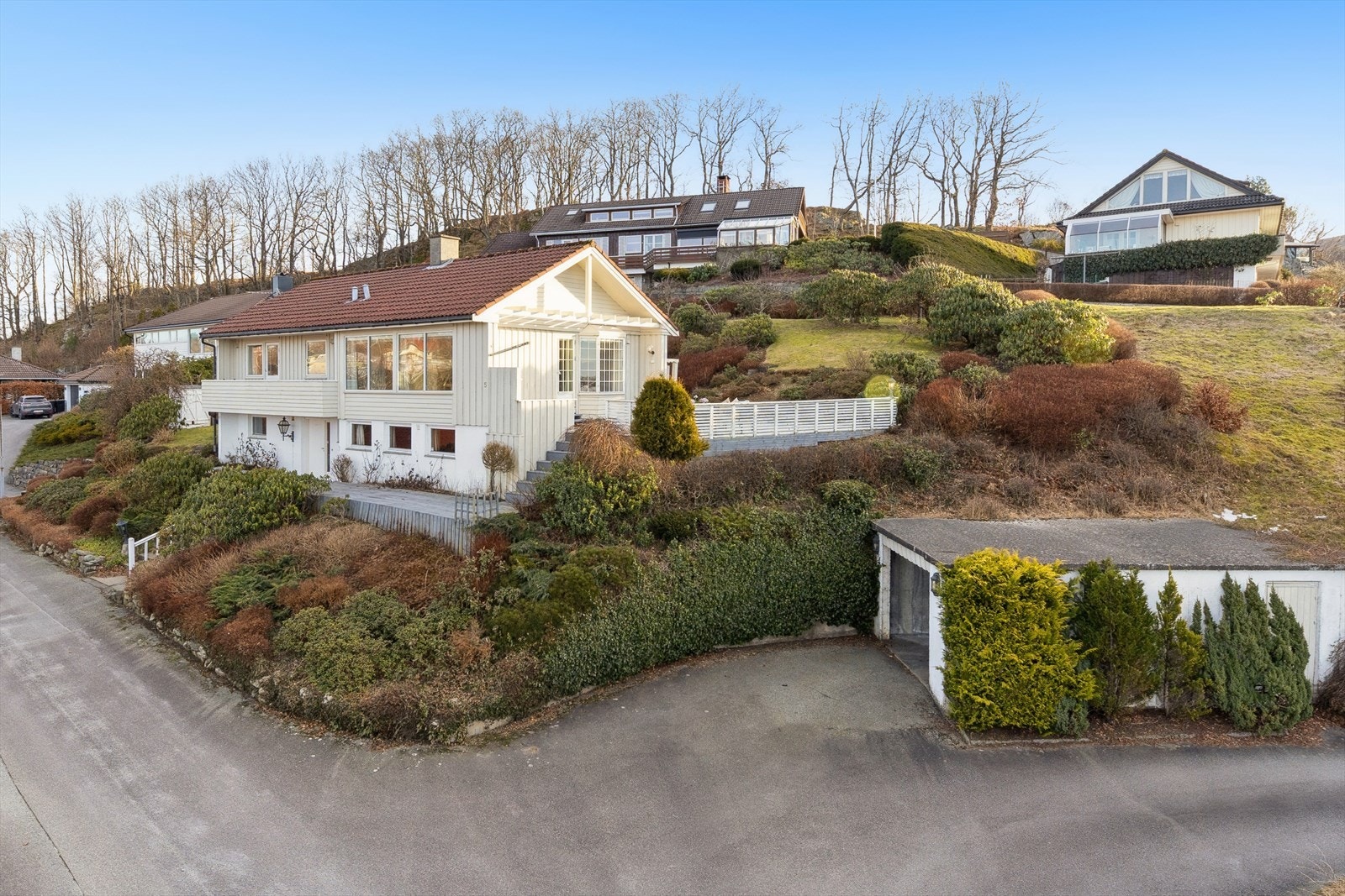 DNB Eiendom v/ Tomas Hegre ønsker deg velkommen til Solliveien 5! Galleribilde