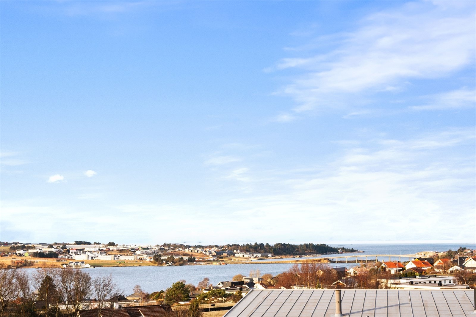 Her får du fine plasseringer i forhold til sol og nydelig utsikt utover Hafrsfjord som bør oppleves i sin helhet! Galleribilde
