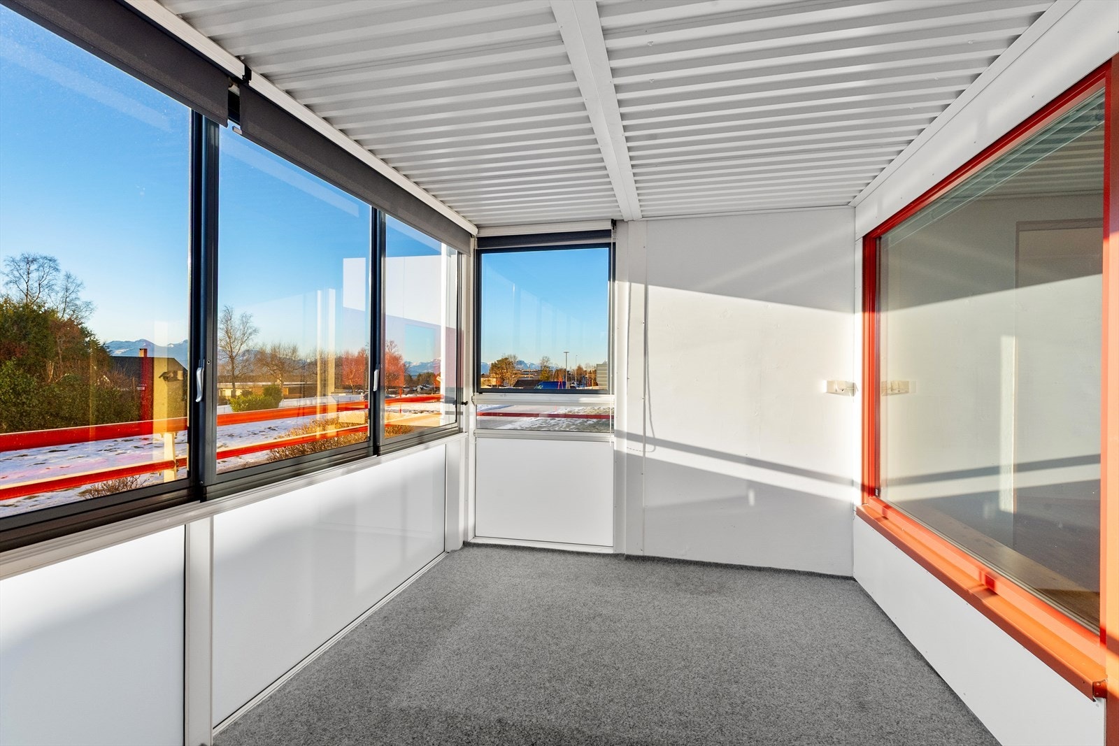 Balkong på 12 kvm med skyvefelt i glass Galleribilde