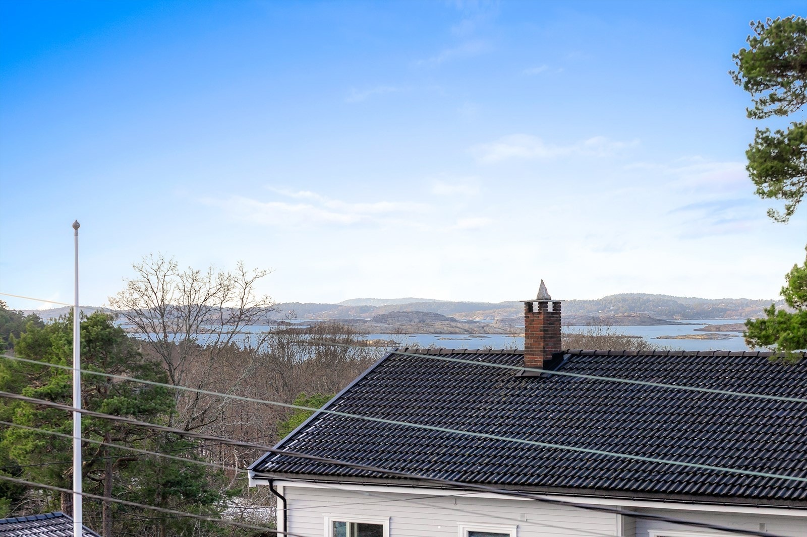 Utsikt mot vannet. Galleribilde