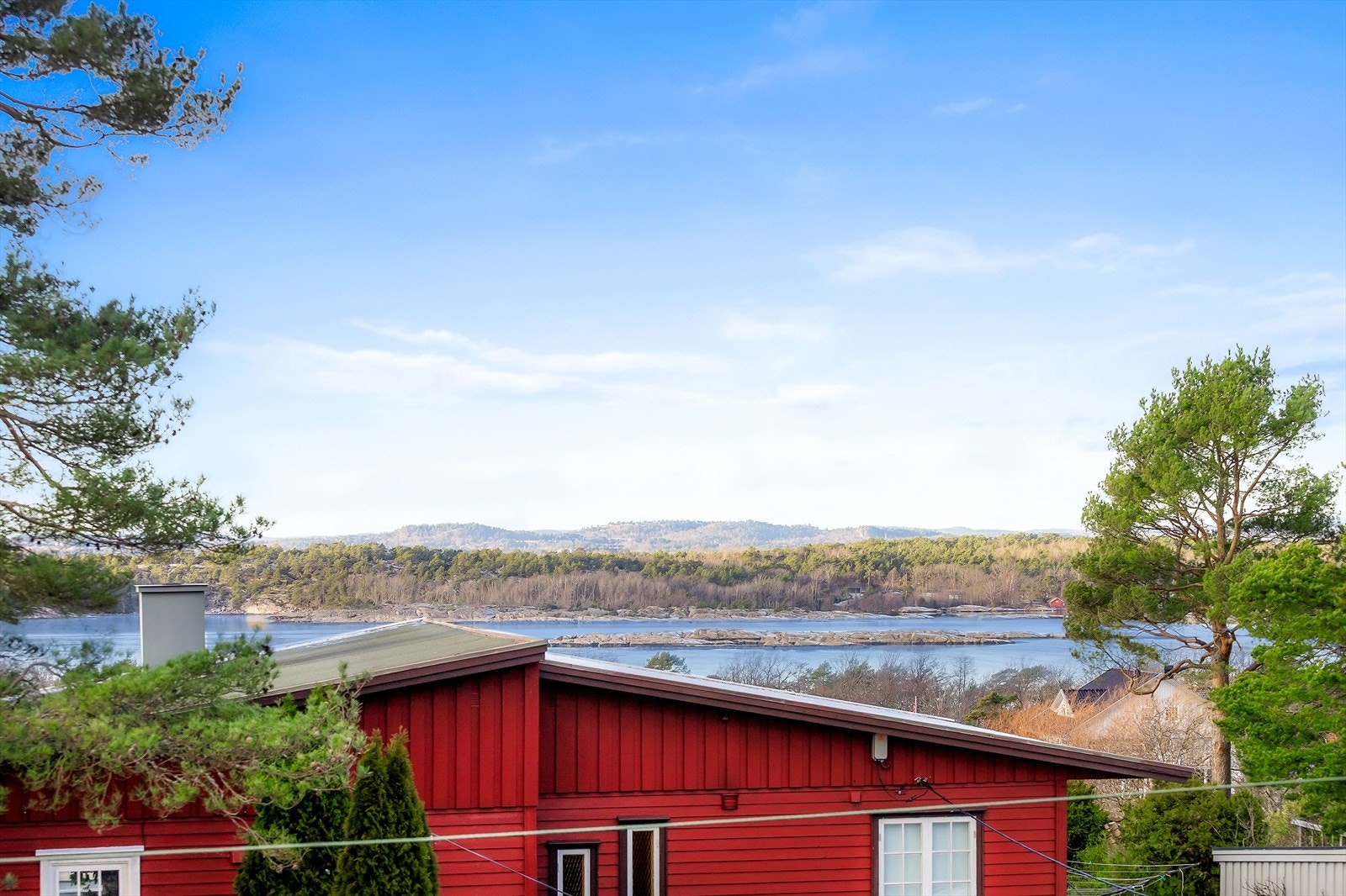 Utsikt mot vannet. Galleribilde