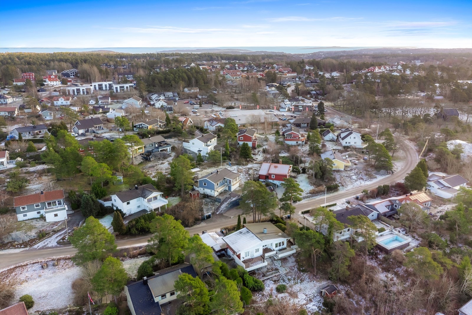 Dette området er svært hyggelig og rolig med kun en liten gangavstand ned til selve sentrumskjernen. Galleribilde