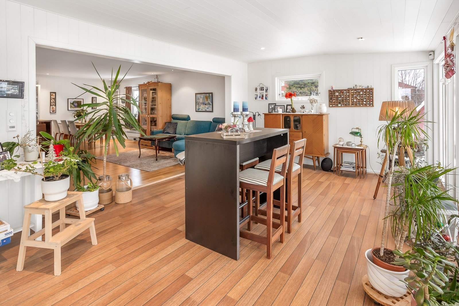 Det foreligger ikke dokumentasjon på at innbyggingen er omsøkt eller godkjent av kommunen. Galleribilde