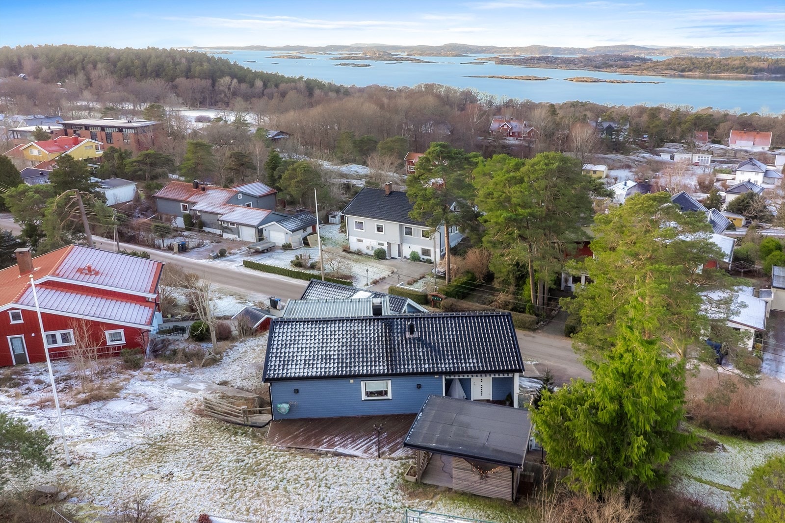 Det er busstopp i sentrum med avganger til Tønsberg der du har et større fasilitetstilbud. Her bor du rett og slett nært alt du trenger! Galleribilde
