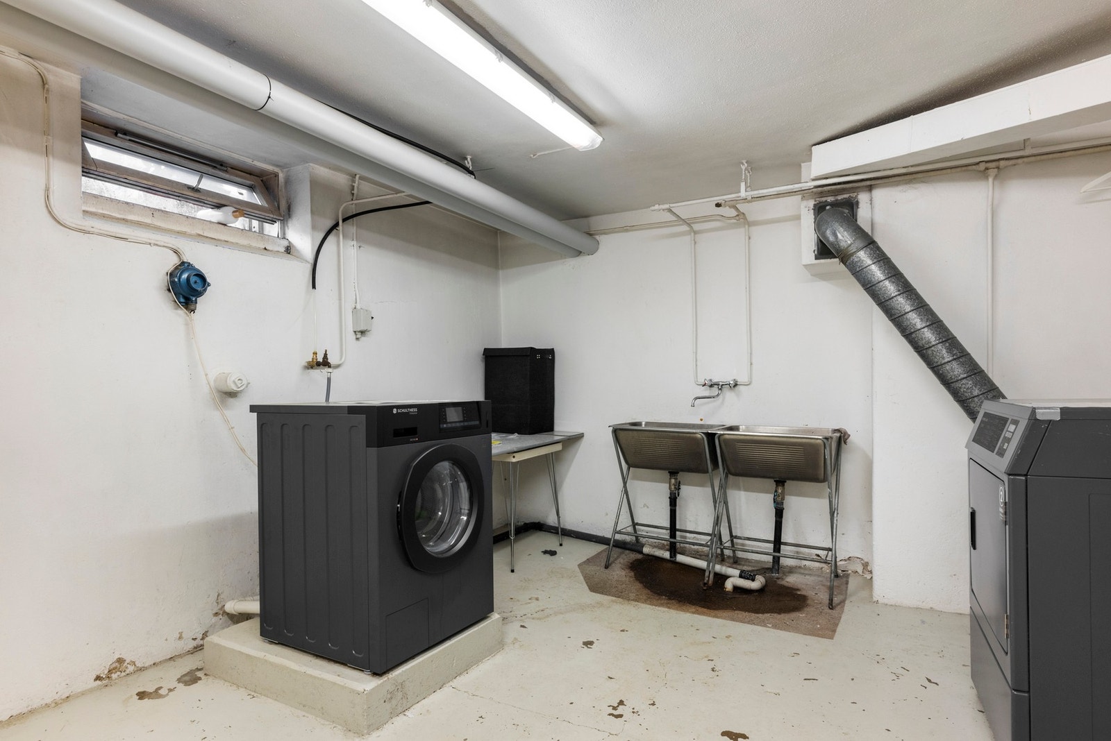 Fellesvaskeri i kjelleren. Galleribilde