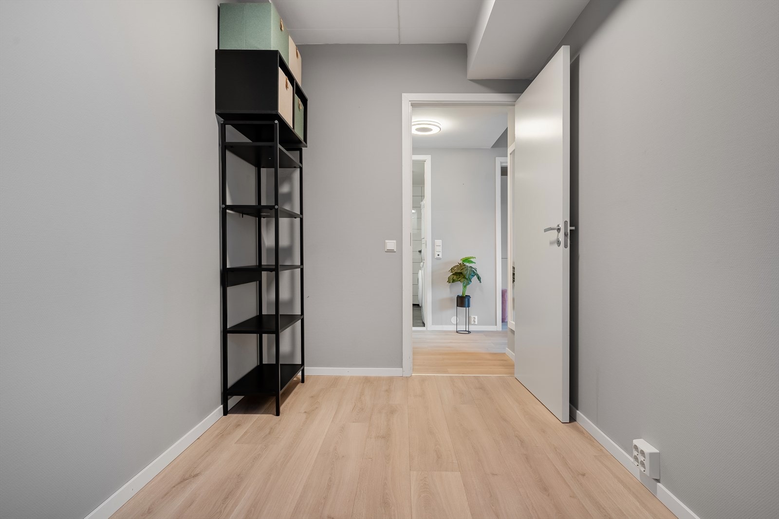 Soverom 2 mot entre. Galleribilde