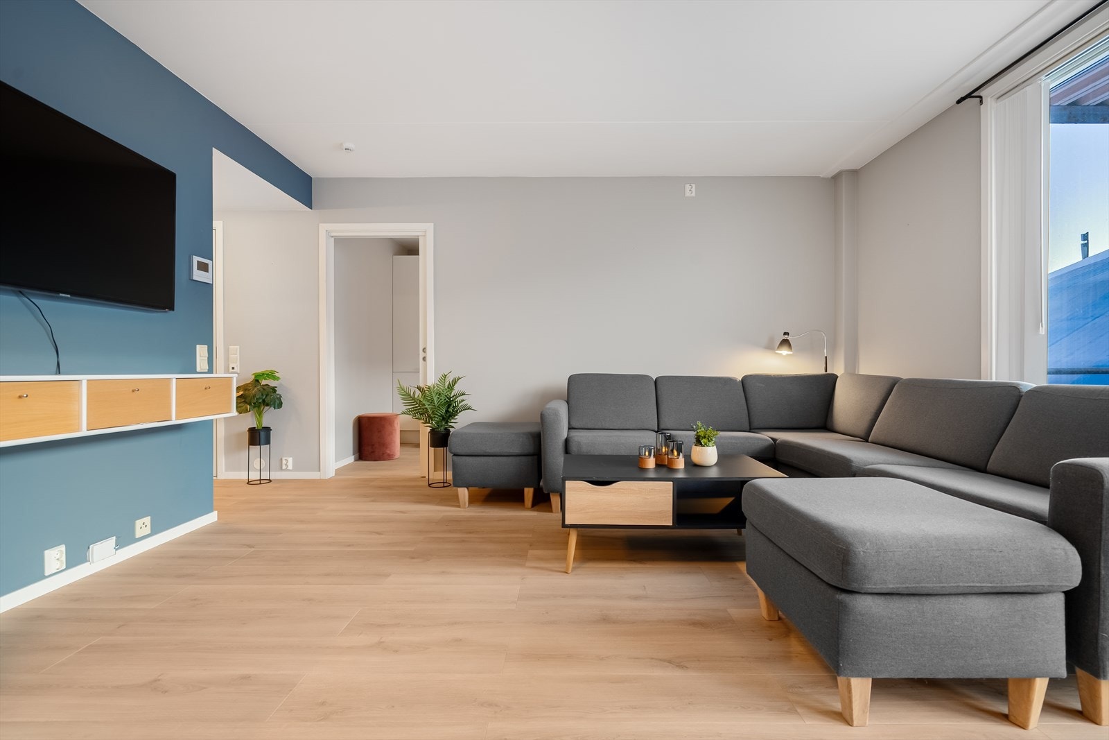 Stuen mot et av soverommene. Galleribilde