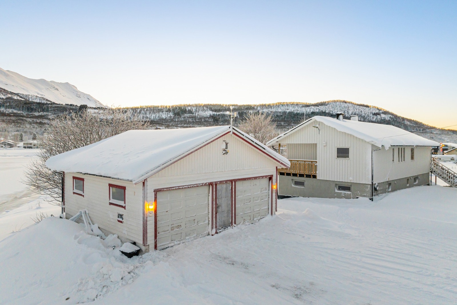 Eiendommen ligger i et etablert og rolig boligområde. Galleribilde