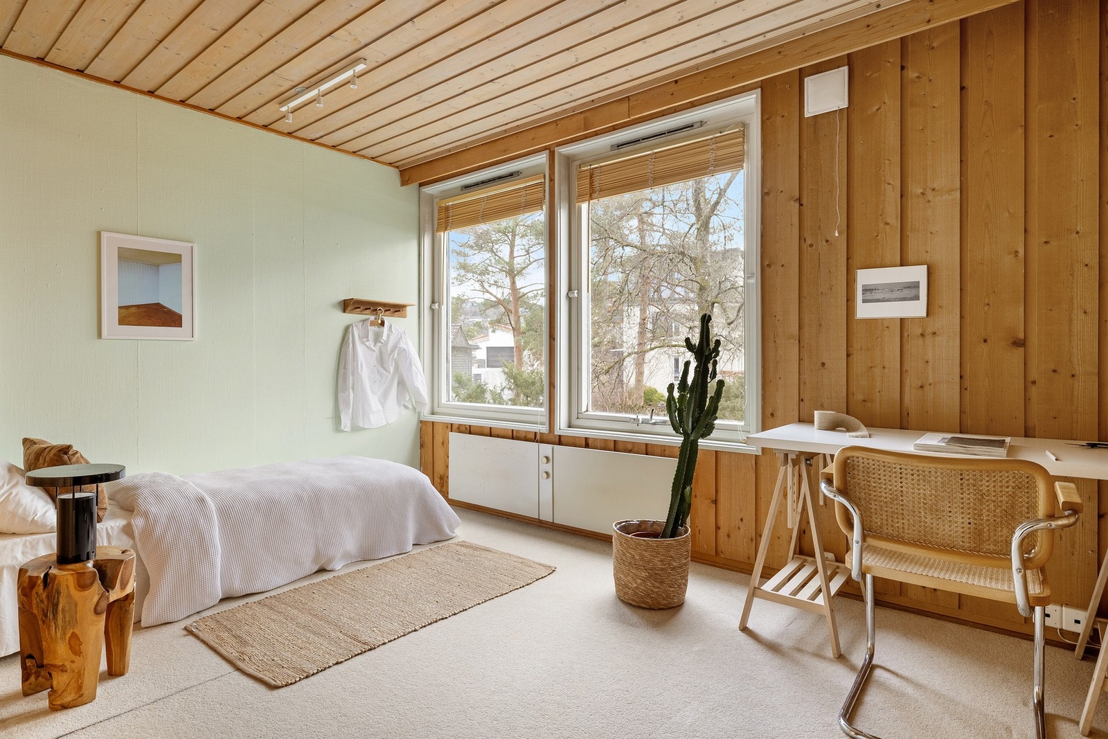 Store, gode rom. Her med luke ned for inspeksjon av kjeller Galleribilde