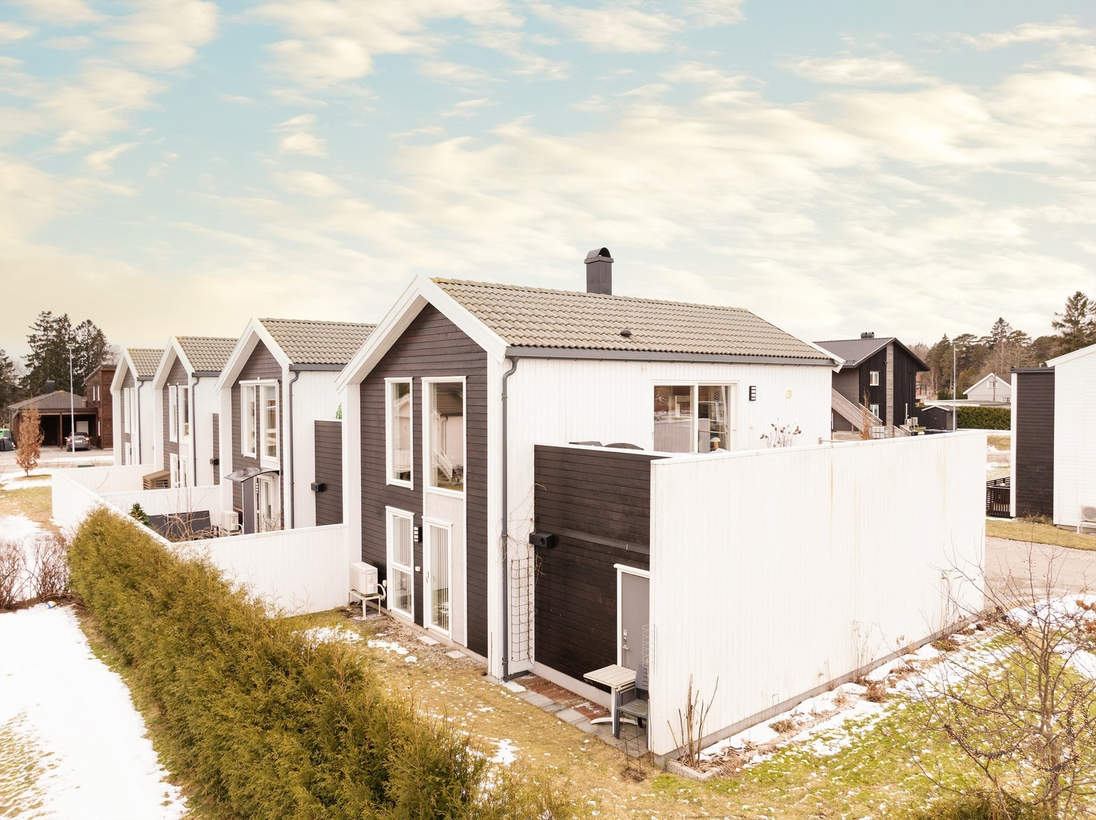 Bodalsjordet 20A presenteres av Raymond Bøhn i Krogsveen.
Fotograf; Kristoffer Kristiansen. Galleribilde