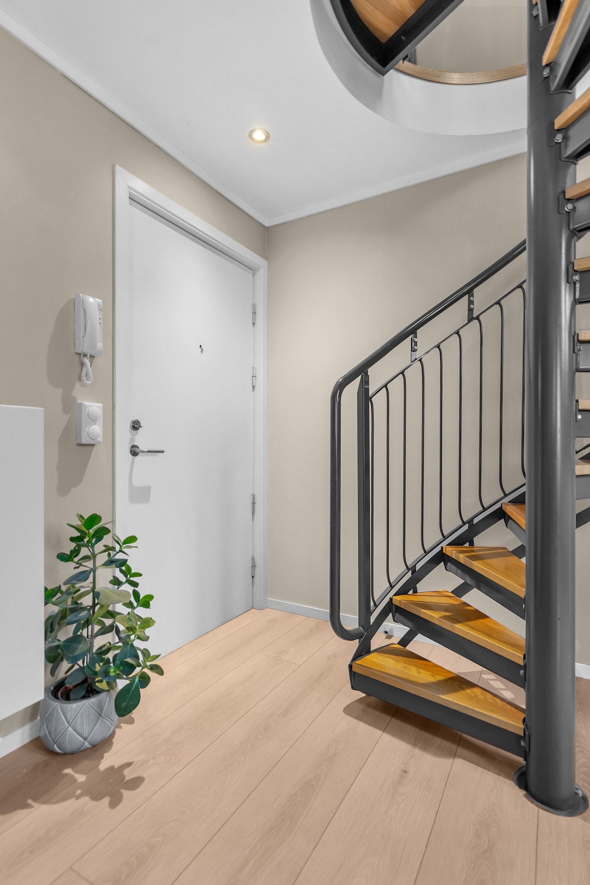 - Velkommen inn | De moderne fargevalgene gir deg et godt førsteinntrykk - Galleribilde