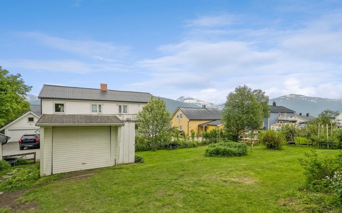 Garasje for oppbevaring av sykler og annet sportsutstyr Galleribilde