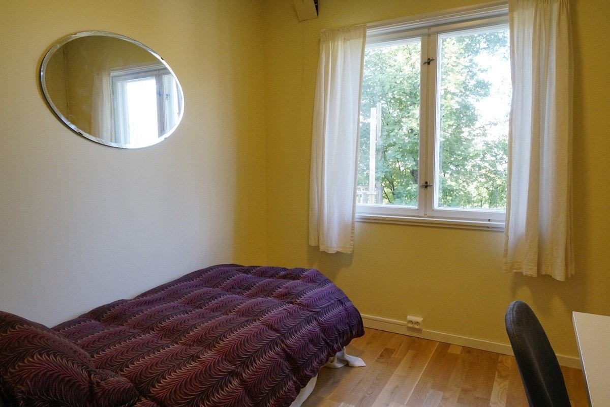 Soverom 1 (Sengen er endret tiil en Ikea Hemnes). Galleribilde