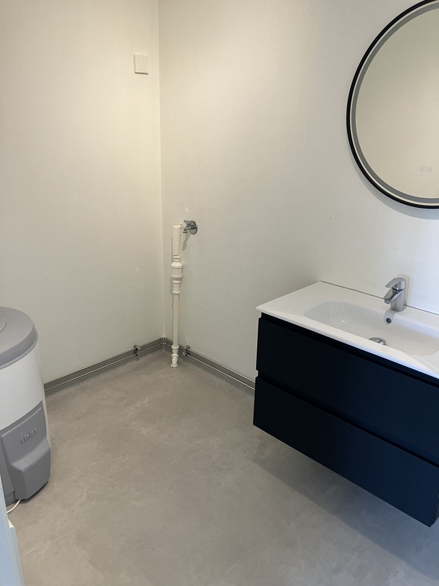 Bad m/plass for vaskemaskin Galleribilde