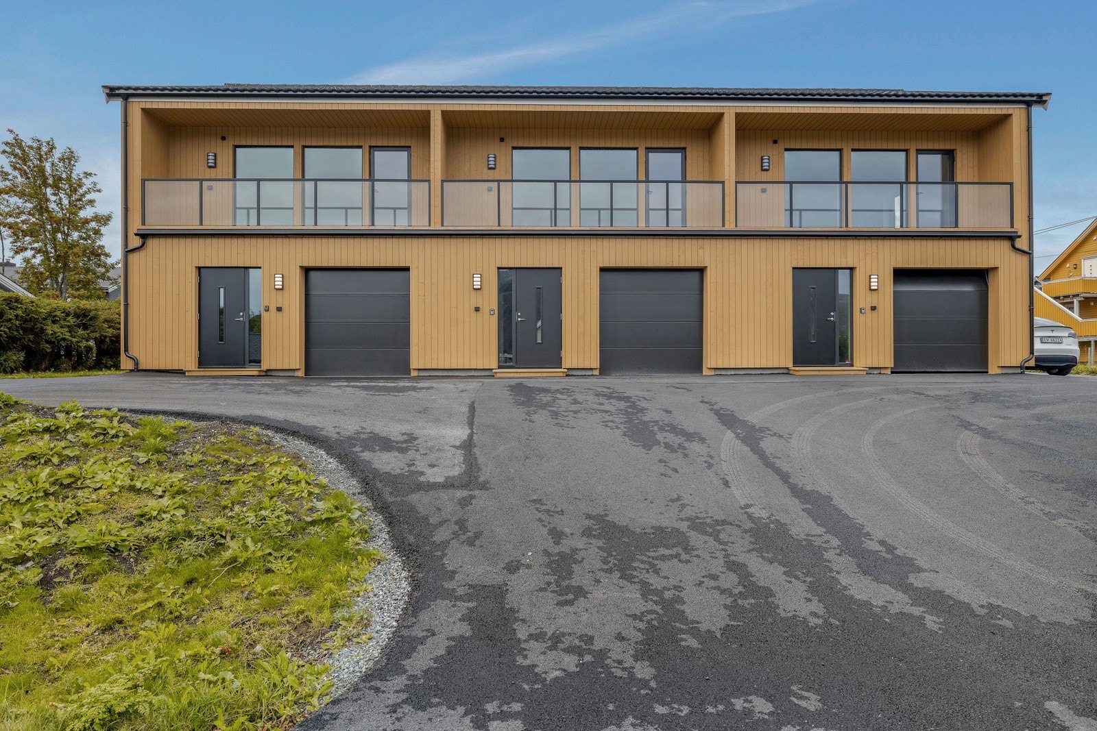 Nytt rekkehus med garasje sentralt beliggende på Gimle. Galleribilde