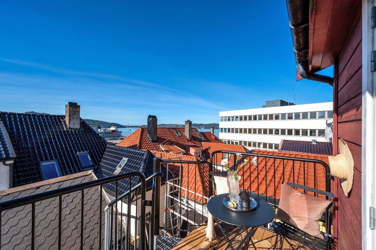 Fra kjøkkenet er det adkomst til en balkong. Galleribilde
