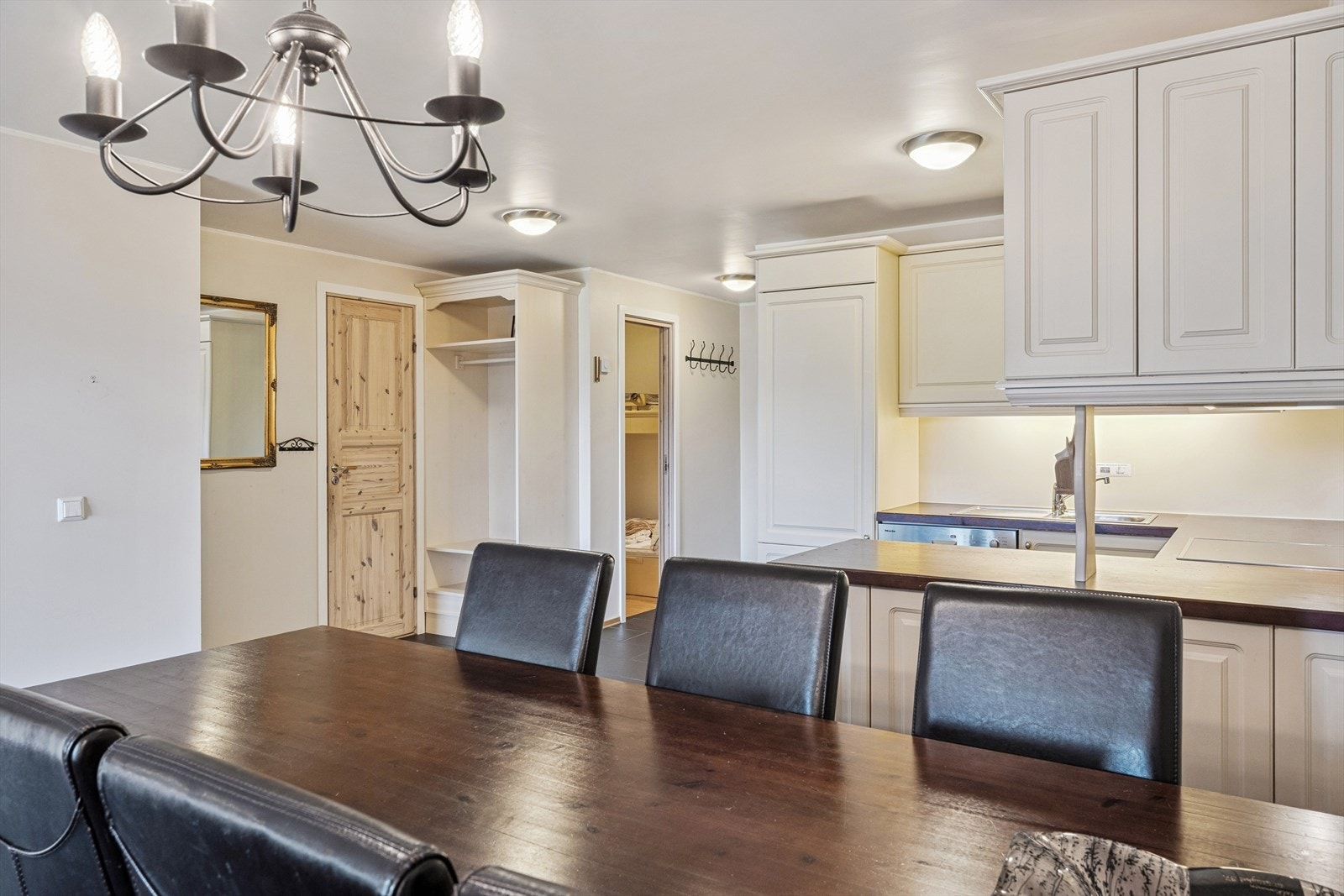 Her kan alle samles til en god frokost og planlegge dagens tur. Galleribilde