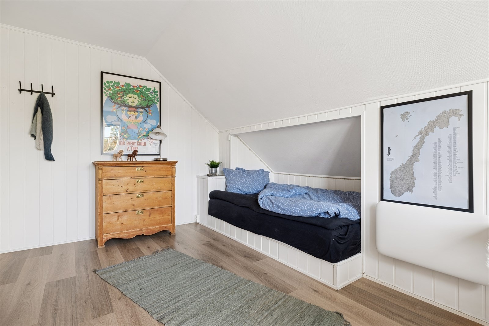 Soverommene kan enkelt tilpasses ulike behov - enten du ønsker kontor, gjesterom eller barnerom, gir planløsningen stor fleksibilitet. Galleribilde