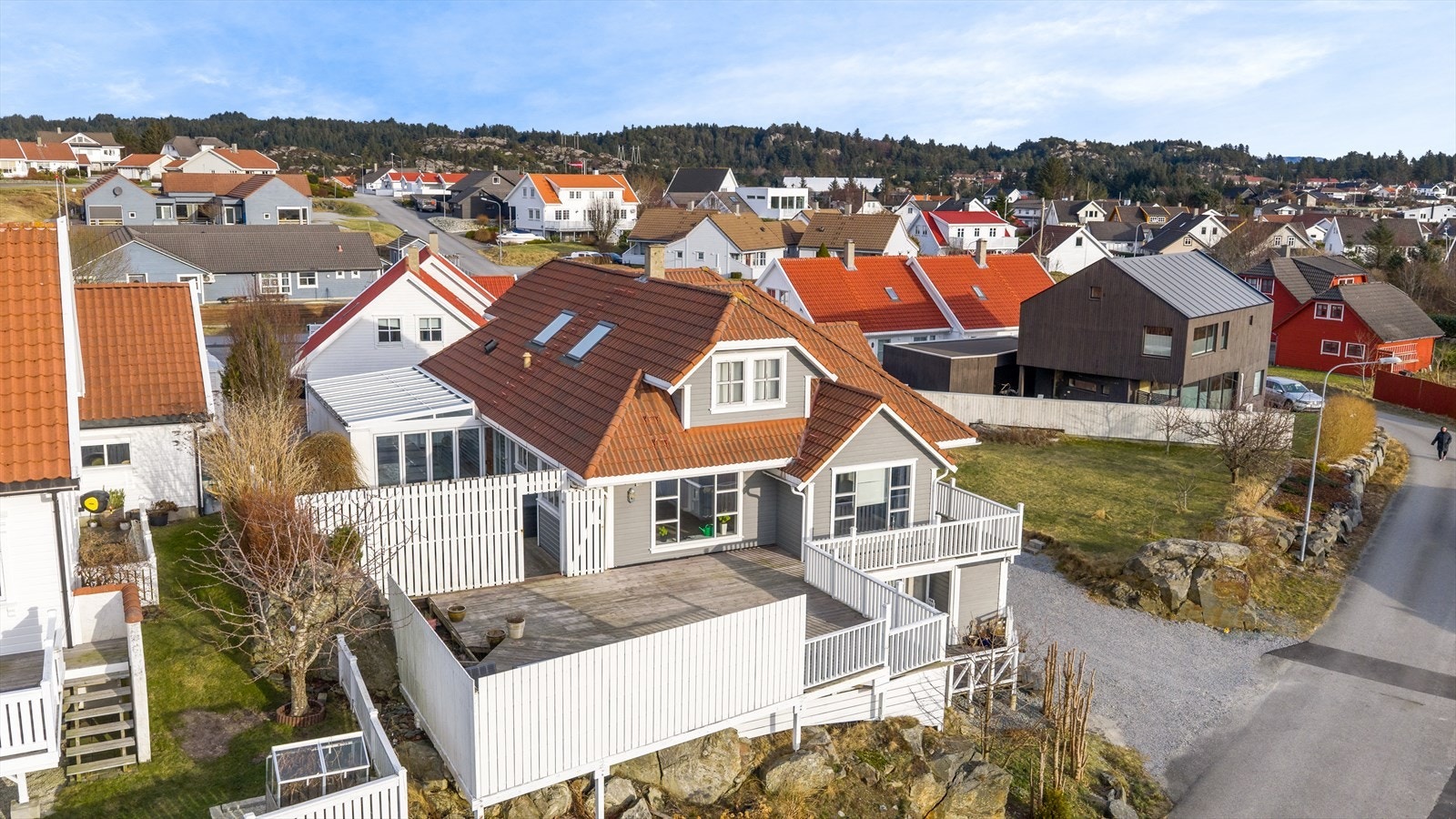 Boligen har en flott beliggenhet i barnevennlig, sentralt og populært område i Skudeneshavn Galleribilde