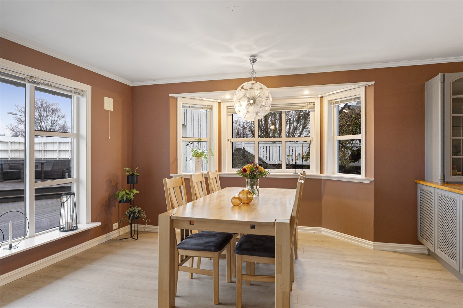 Veggene ble malt samtidig med kjøkkenfrontene i 2023 Galleribilde