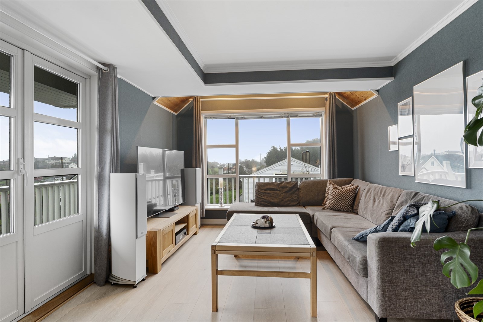 Stuen ble tapetsert i 2021 Galleribilde