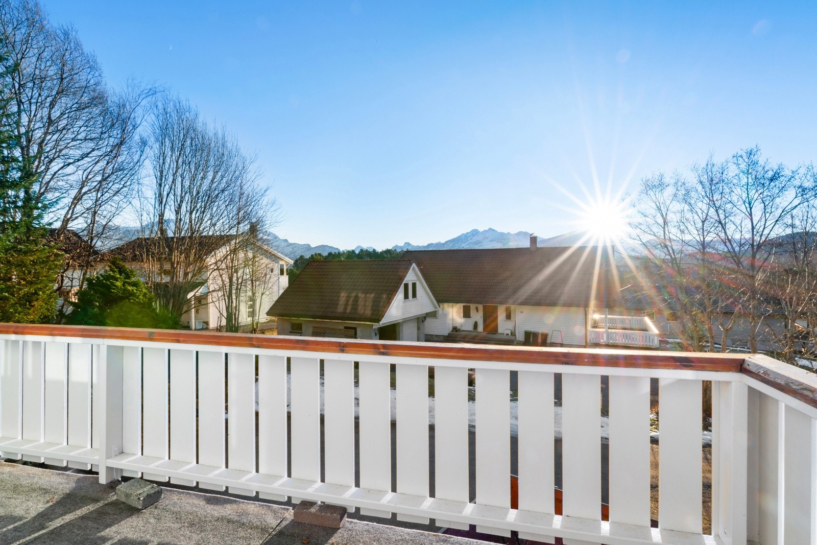 Utsikt fra verandaen. Galleribilde