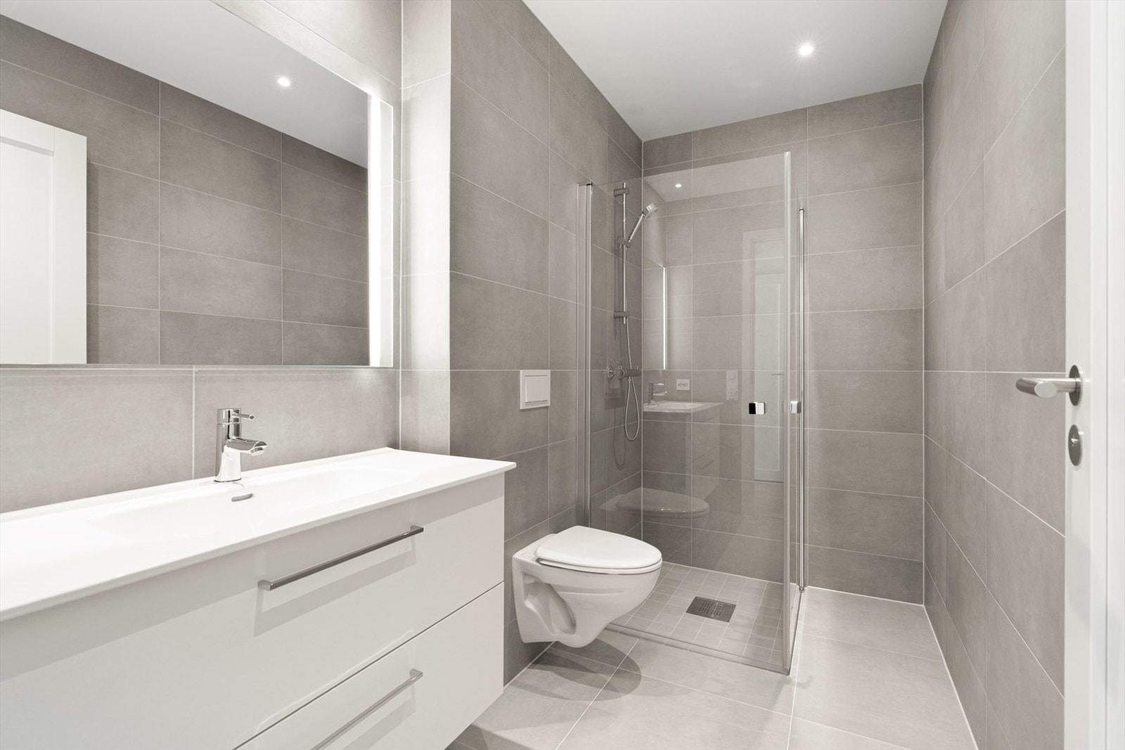 Leiligheten byr på to fulle bad. Galleribilde