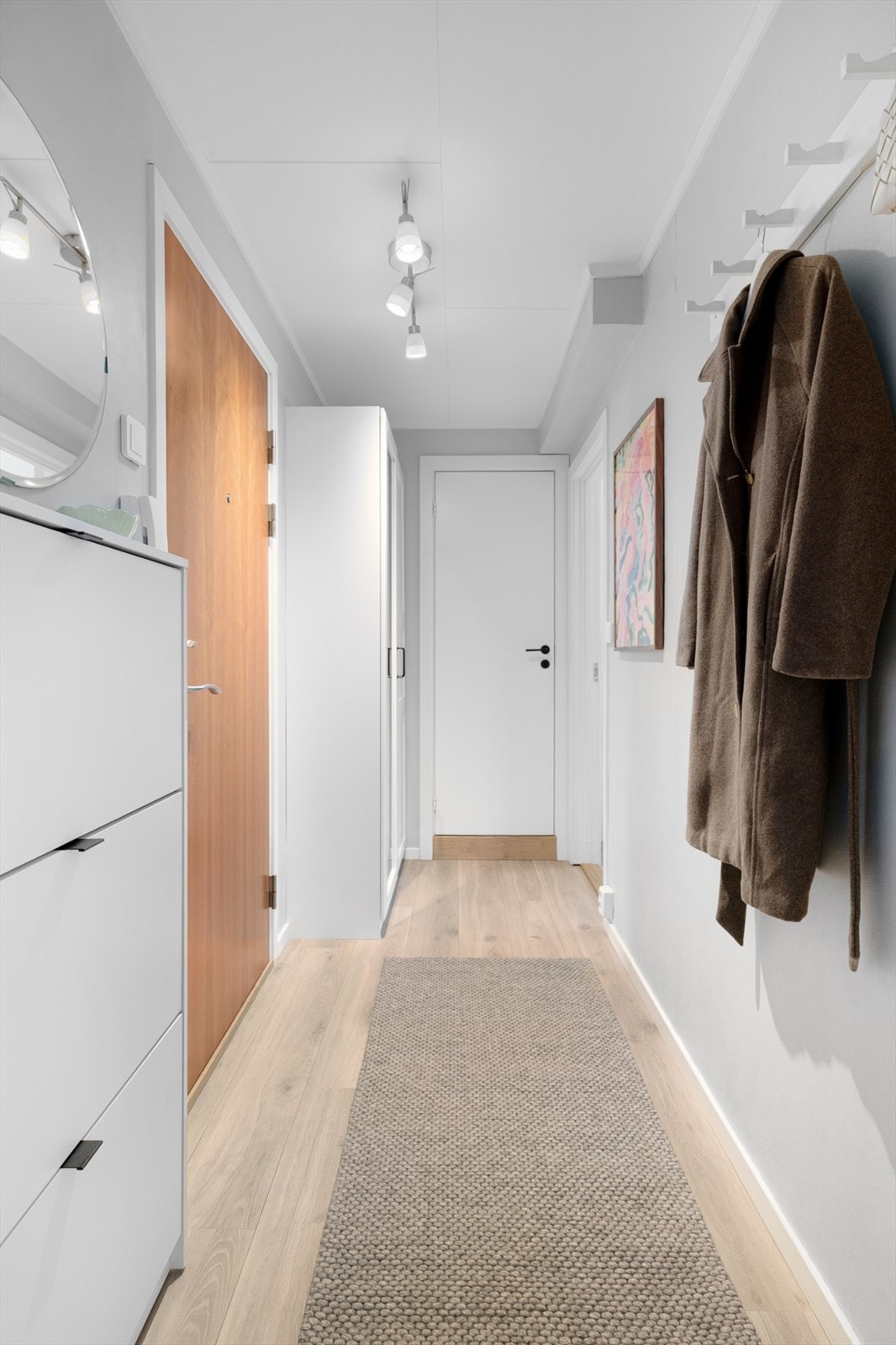 Her er det god plass til garderobeskap, som sørger for rikelig lagringsmulighet. Galleribilde