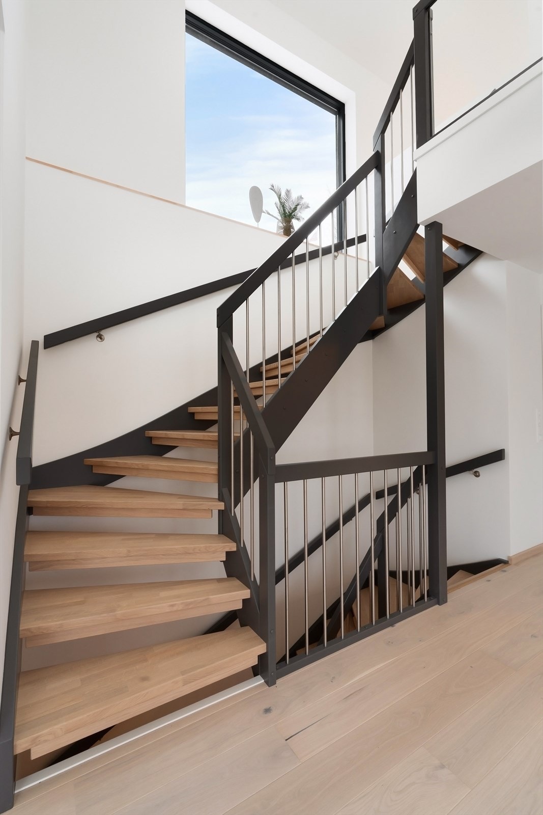 Trappeløp til plan 1 Galleribilde