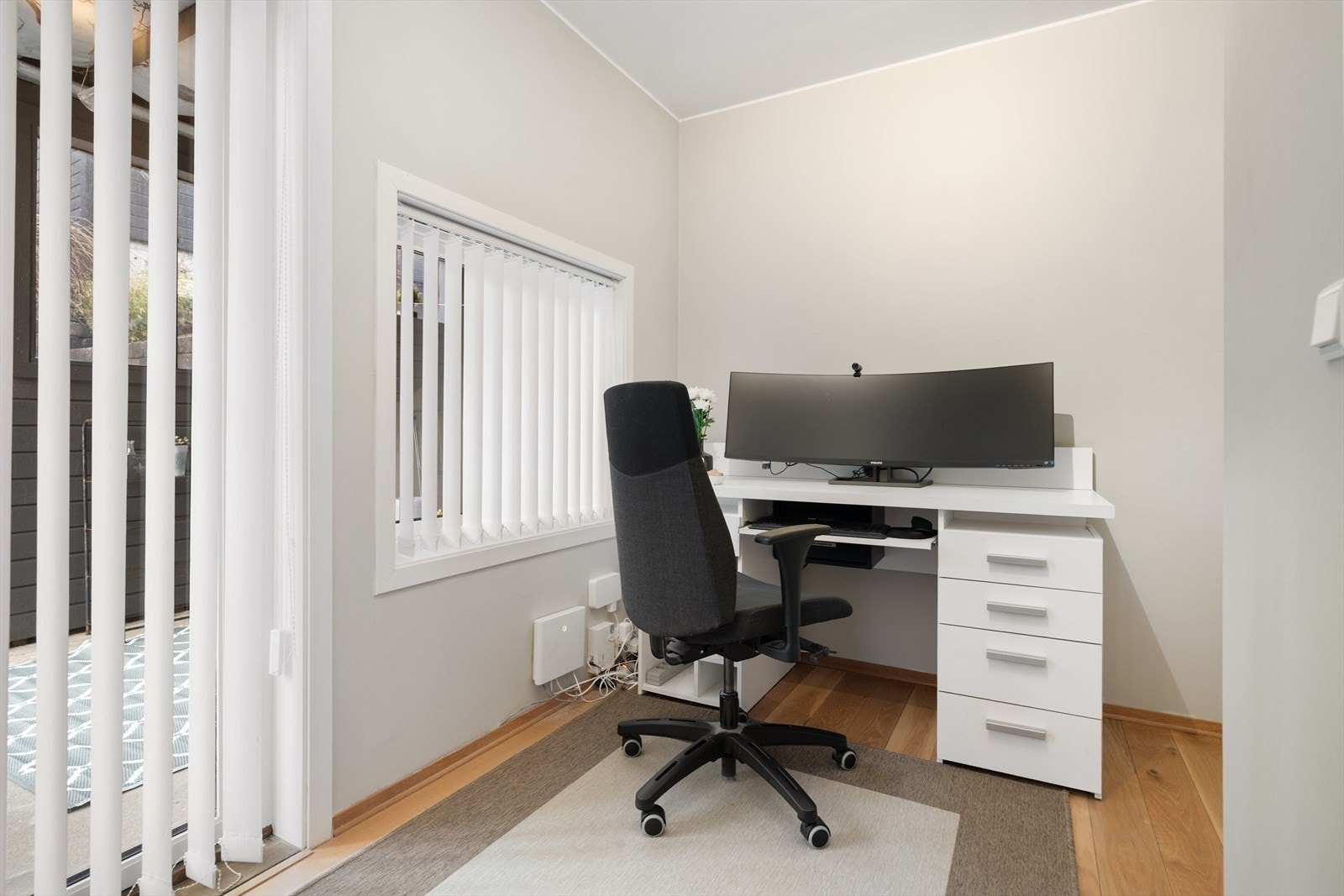 Soverom nr. 3 brukt som kontor. Galleribilde