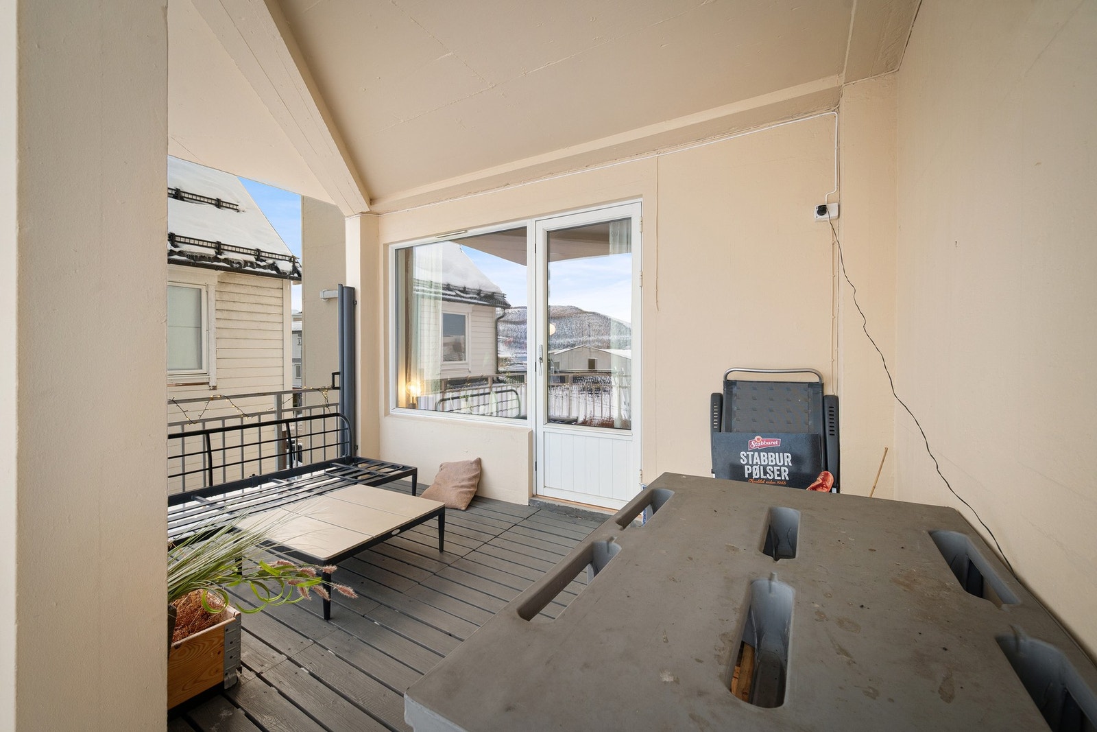 Balkongen har adkomst via både stue og soverom Galleribilde
