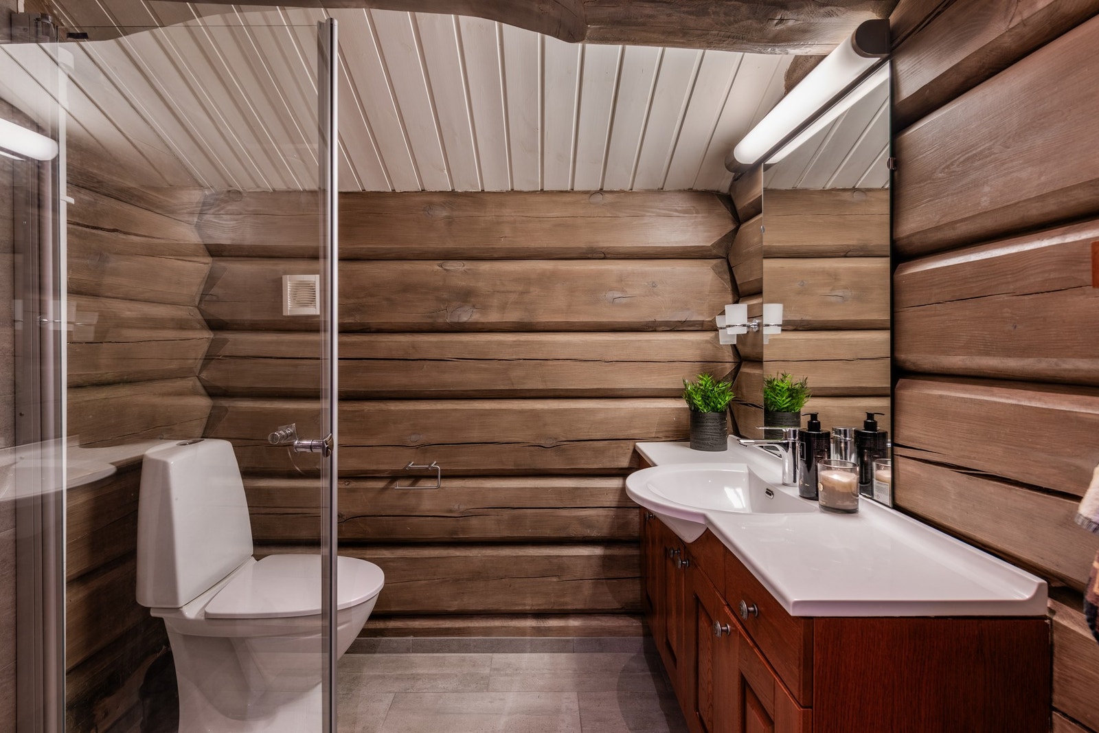 Flott bad i andre etasje Galleribilde