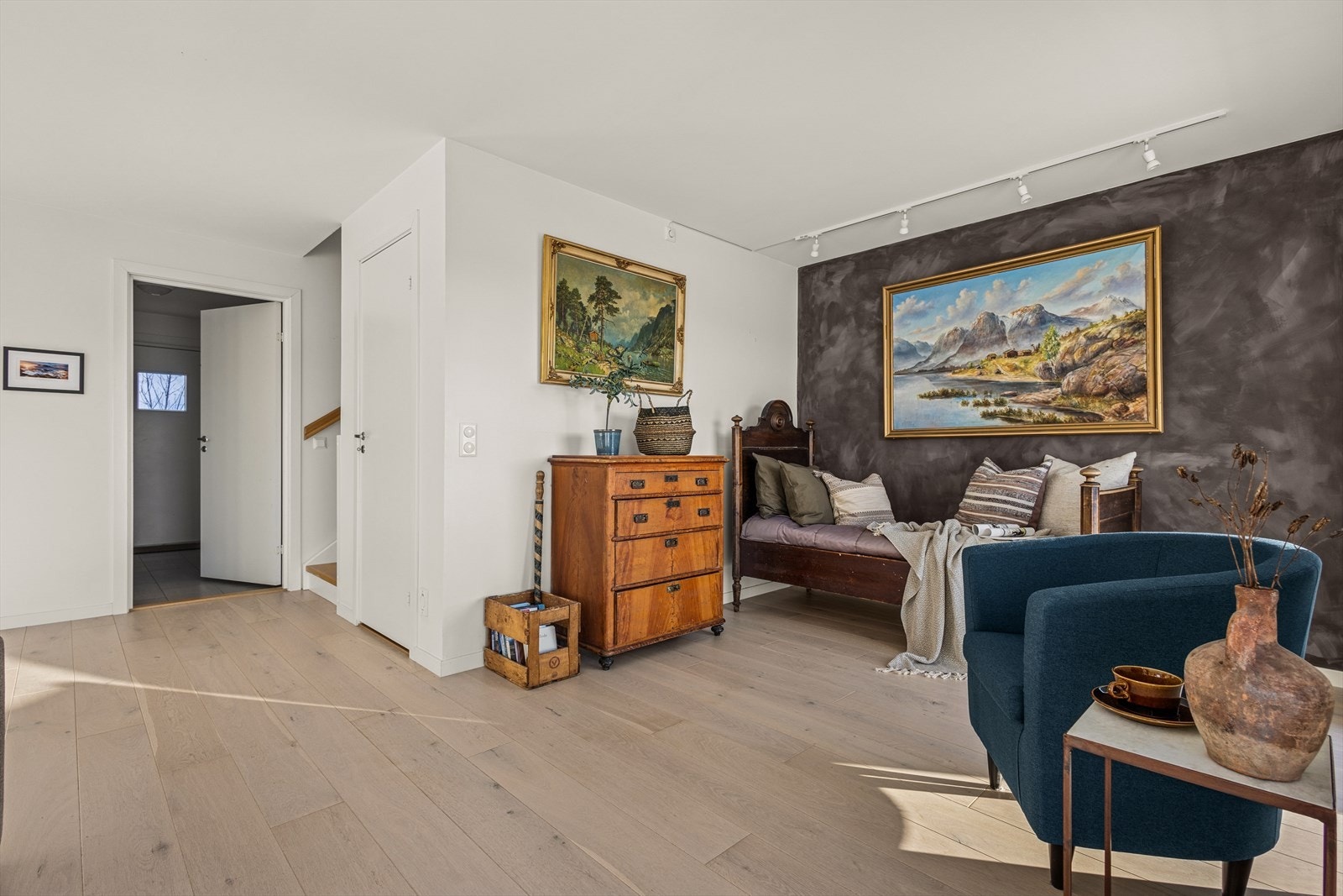 Bod med adkomst fra stuen. Galleribilde