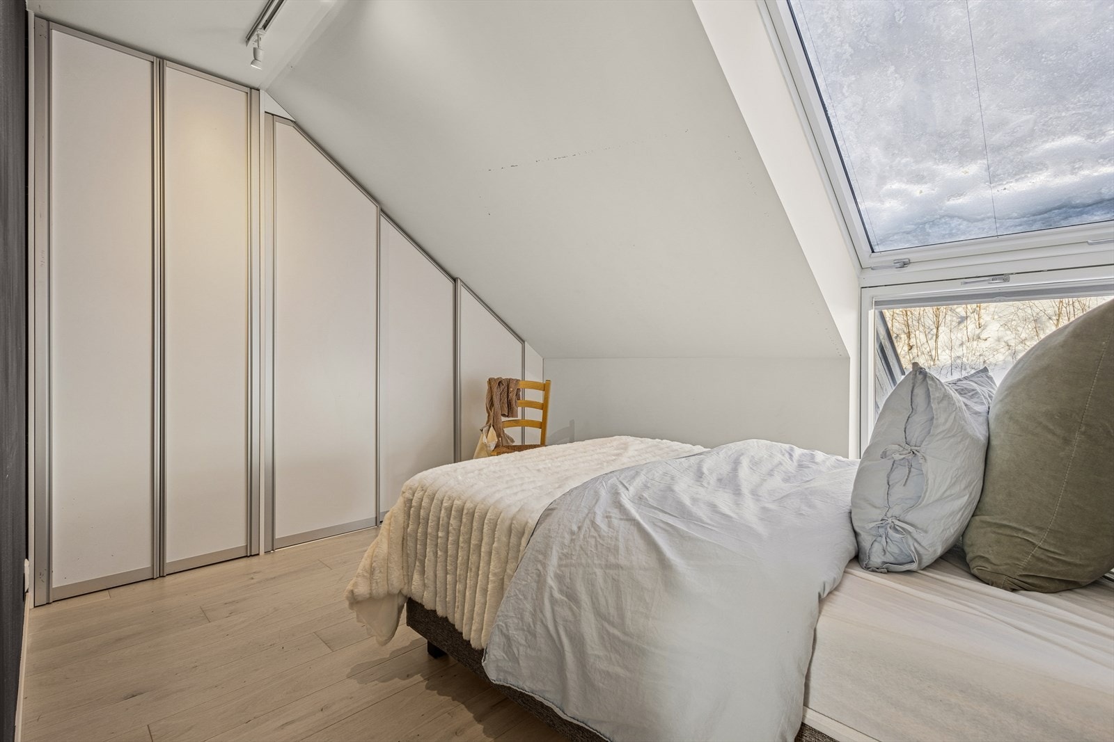 Pratisk garderobeløsning i soverom 3. Galleribilde