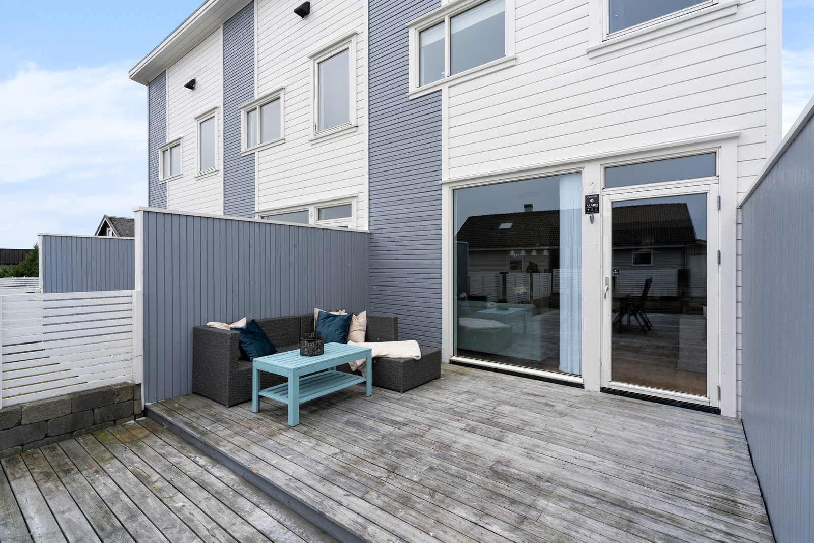 Uteområdet innbyr til både rolige stunder, samt sosiale sammenkomster. Galleribilde