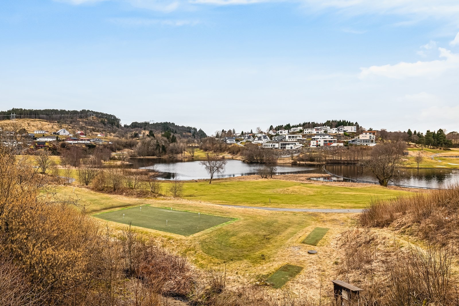 I nærområdet finner du Fana Golfklubb, med driving range og en flott bane med 18 hull. Galleribilde