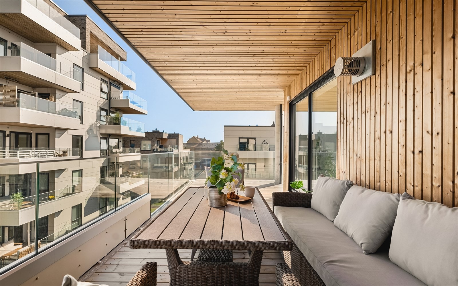 Her er det god plass til å invitere venner og familie til hyggelige sammenkomster. Galleribilde