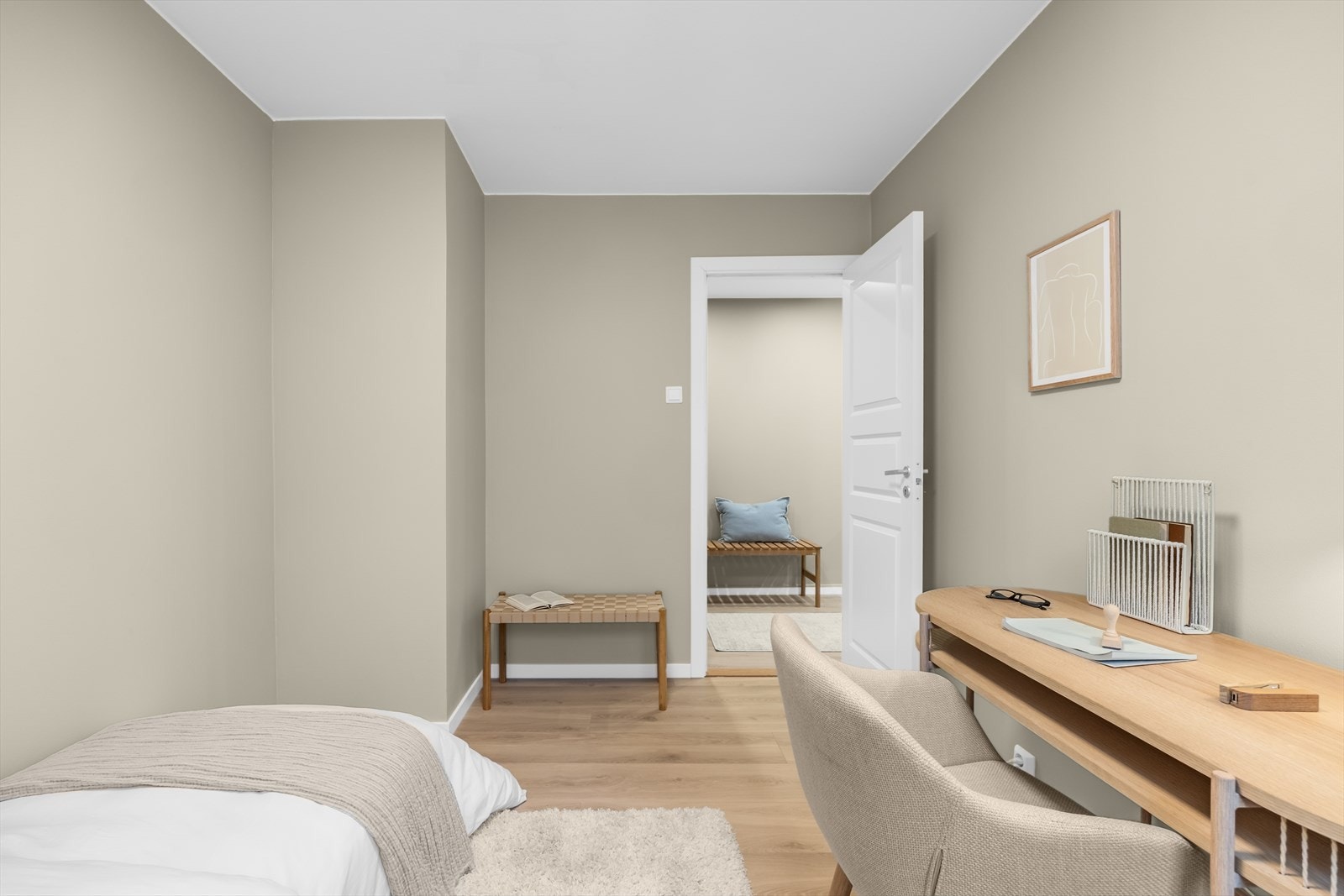 Også her er det plass til seng og oppbevaringsmøbler etter behov. Galleribilde