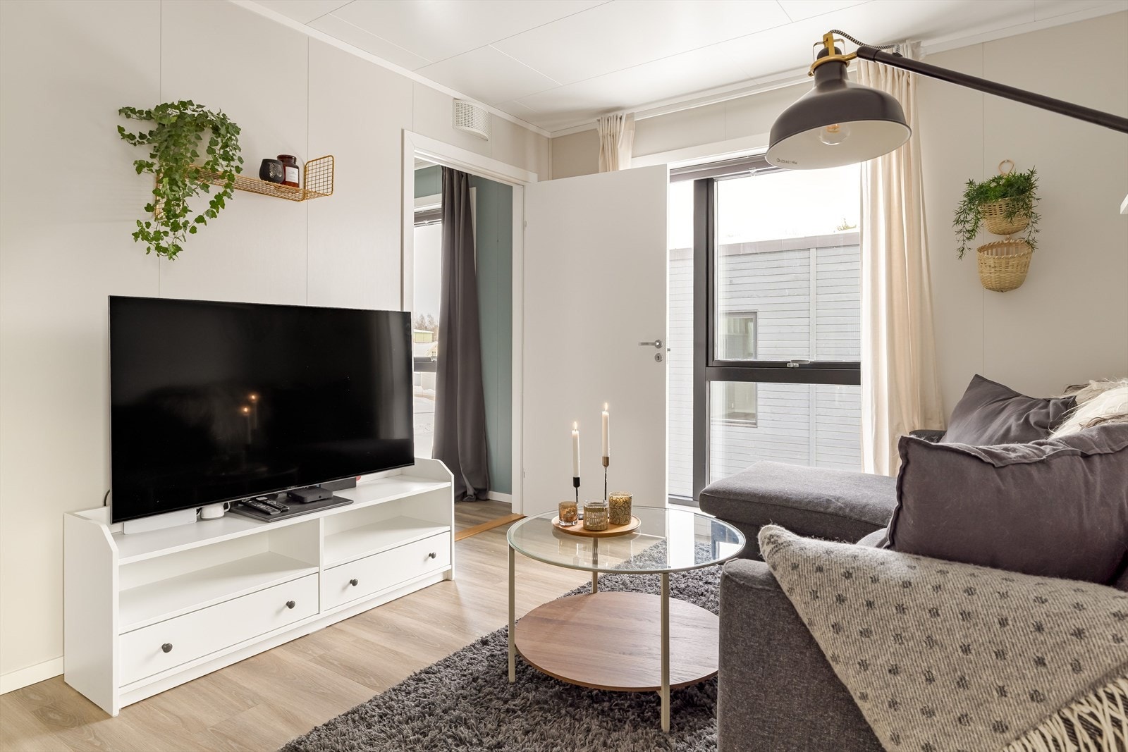 For øvrig er det plass til TV-benk og andre ønskelige møbler. Galleribilde