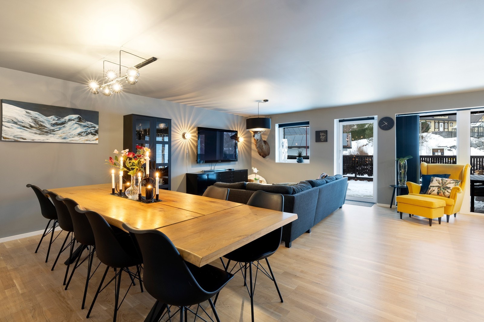 God plass til å samle familie og gode venner i spisestuen. Galleribilde