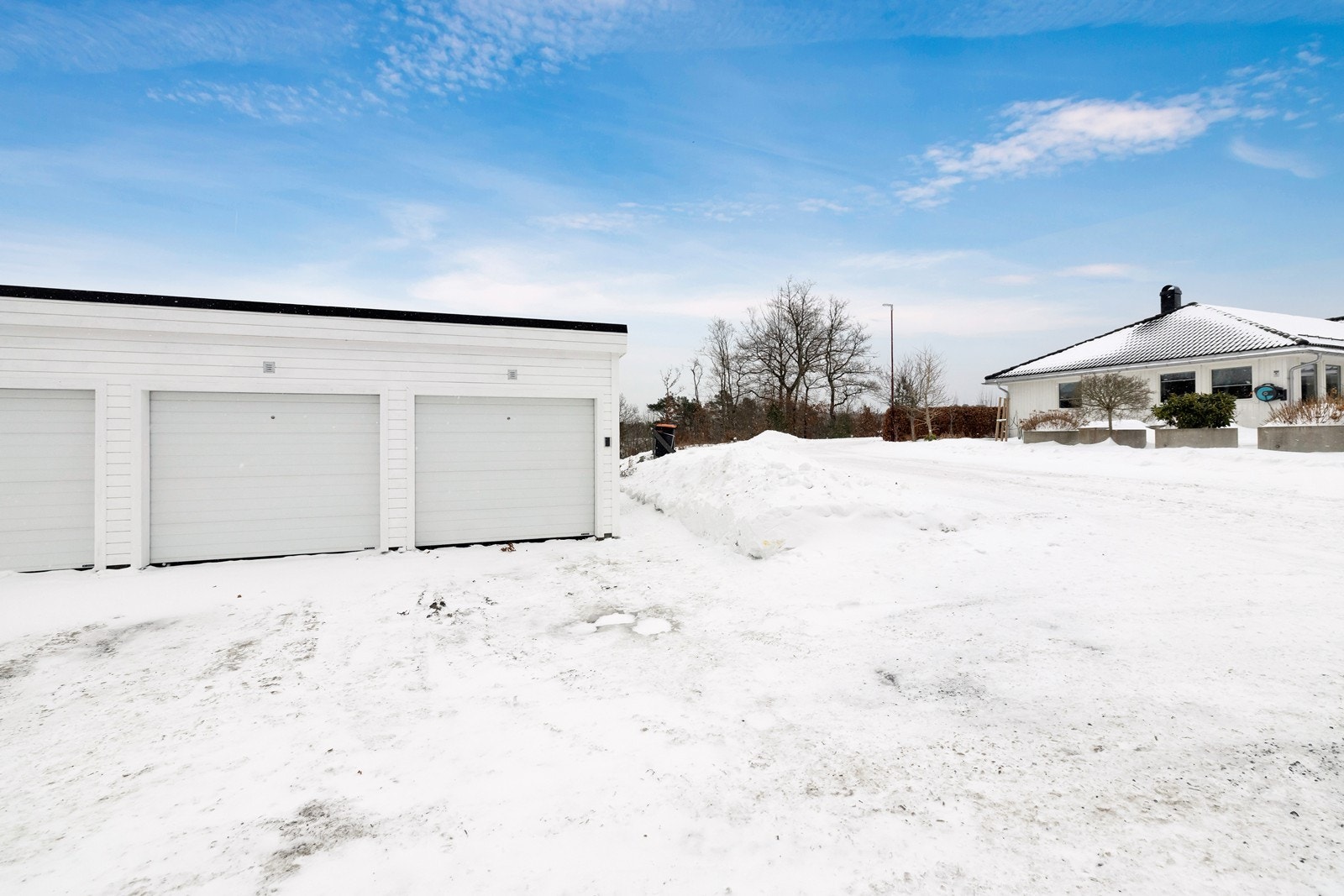 Det medfølger garasje. Galleribilde