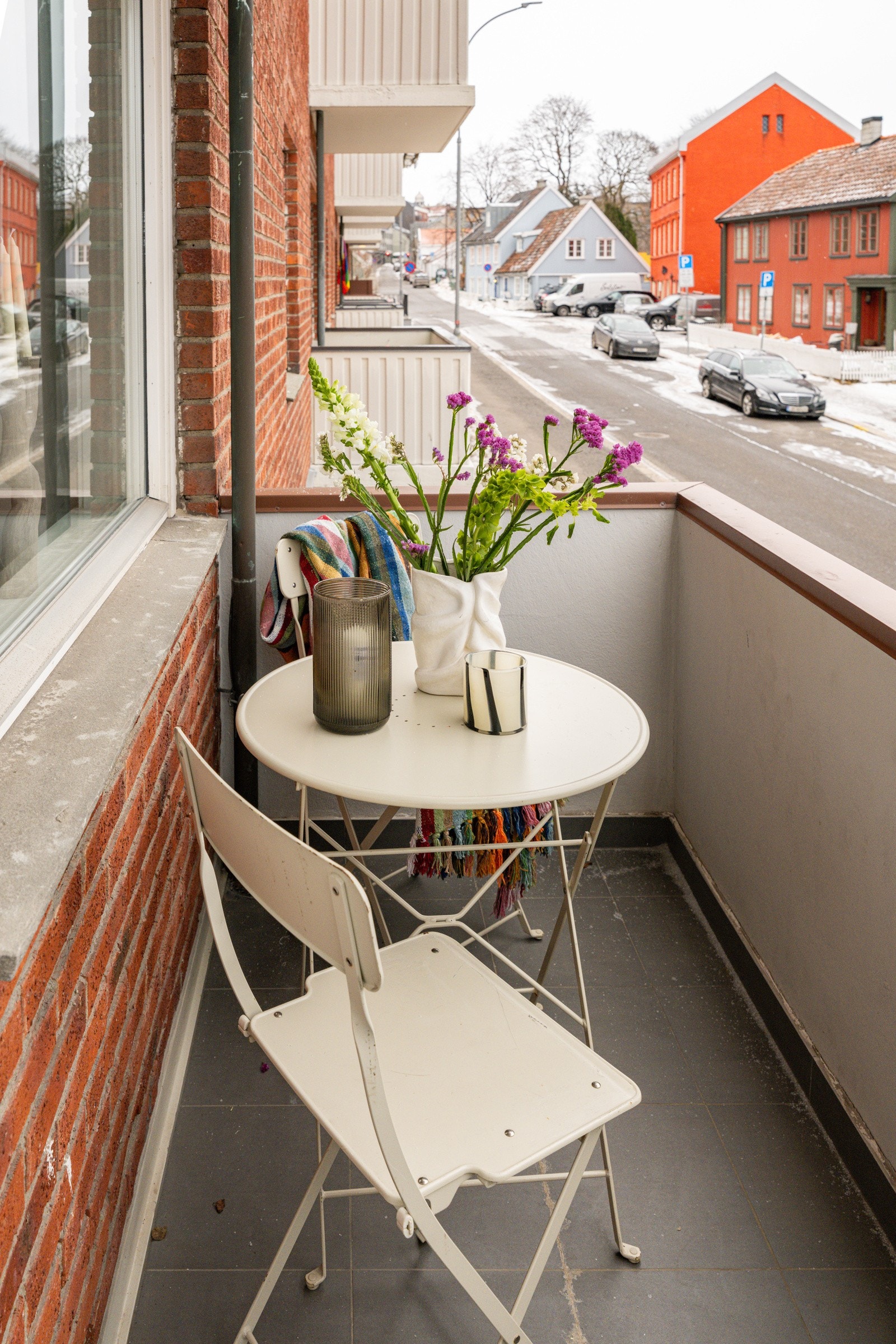 Fra stuen har du utgang til en hyggelig østvendt balkong på ca. 3m². Galleribilde