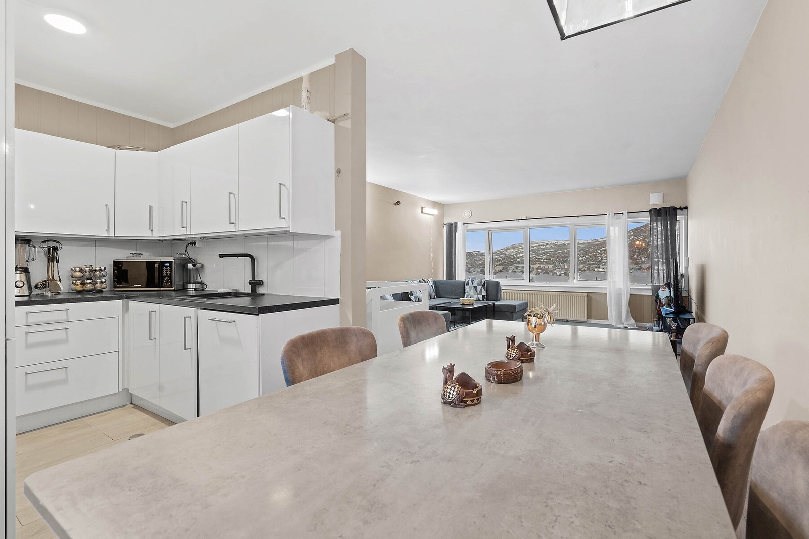 Velkommen til Storvannsveien 92 - 123 - En pen og oppgradert 3 roms leilighet på Bybo Galleribilde