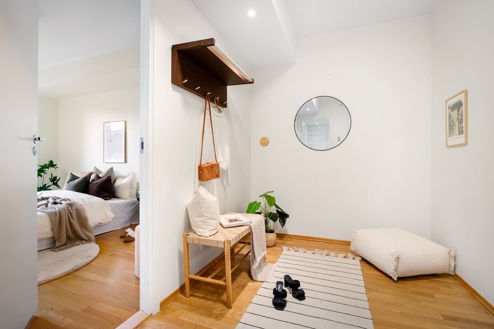 Videre er det adkomst til to romslige soverom. Galleribilde