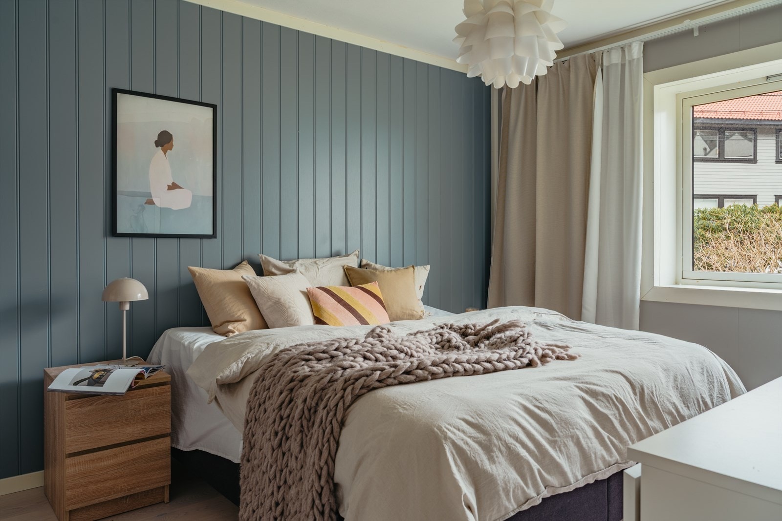 Lyst og stort hovedsoverom Galleribilde