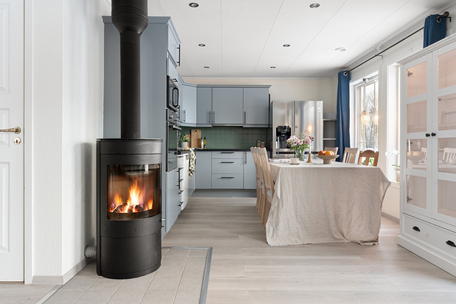 Peisen kommer godt med og gir en varm og lun følelse.