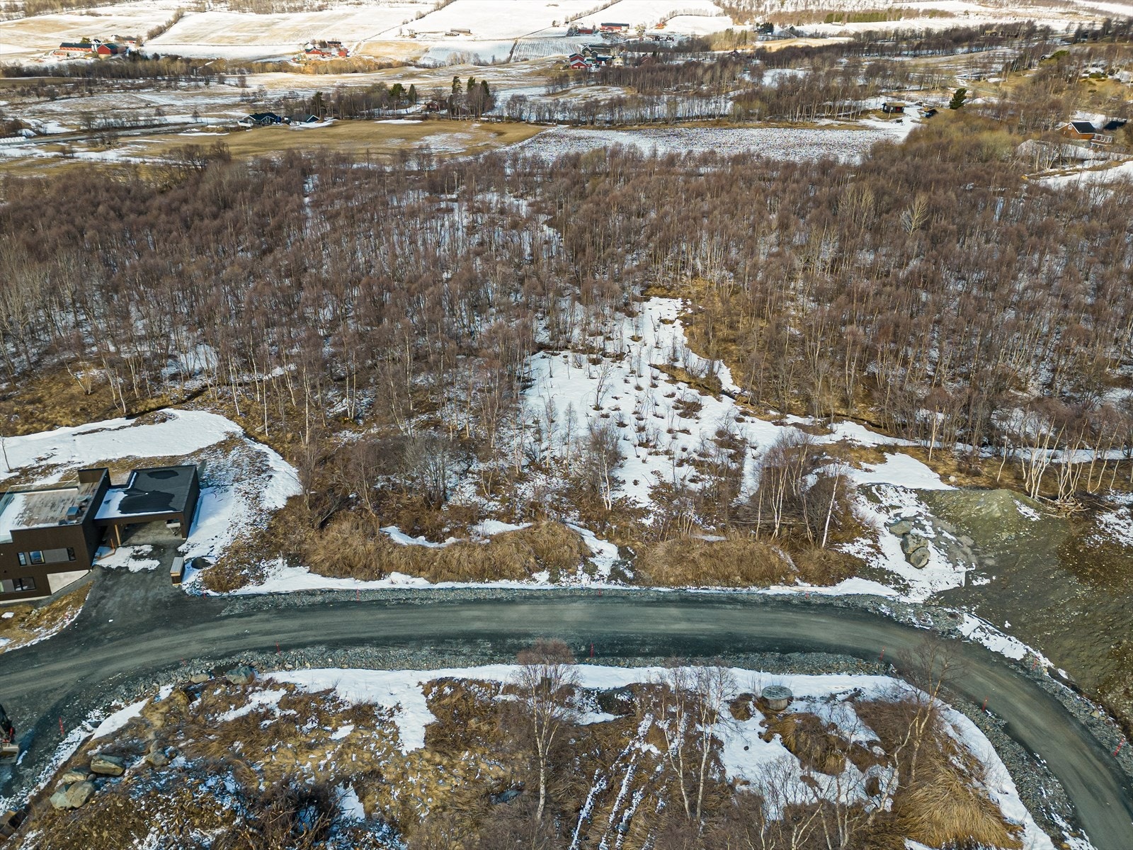 Nærområdet byr på utallige turmål, som Grøtsetra, Skartoppen, Gjevilvatnet og Stensesbruna. Galleribilde