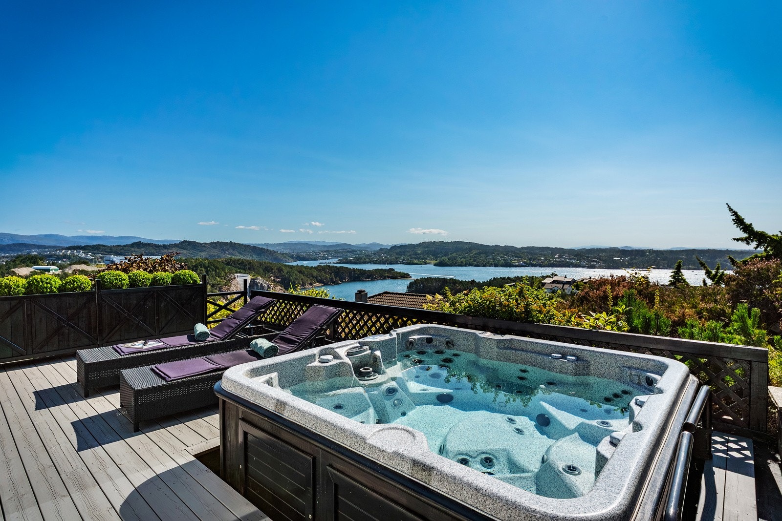 - Romslig enebolig med godkjent utleiedel med en gjennomtenkt planløsning - Galleribilde